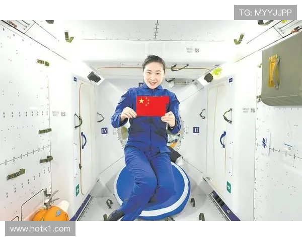 刘洋的家里居然有个小型健身房，这身材谁想到篮球场下这么拼命？